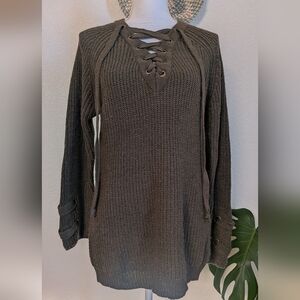 Sadie & Love Green V Neck Drawstring Grommet Sweater Small